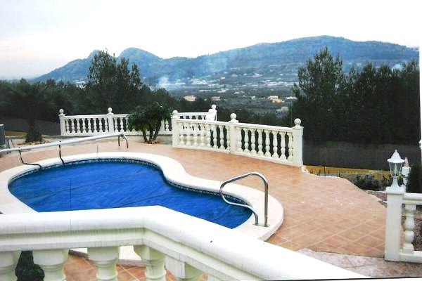 Villa mit Pool und toller Aussicht