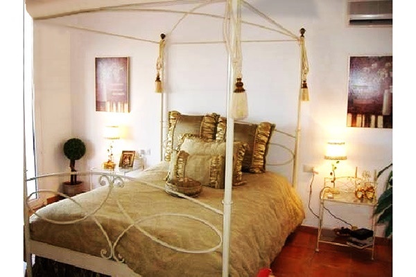 Eines der exquisiten Schlafzimmer der Villa im einzigartigem Design