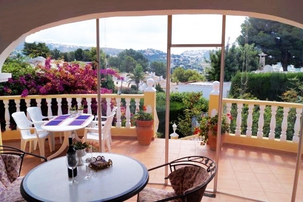 Die paradiesische Terrasse mit imposanten Blick auf die malerische Natur Morairas
