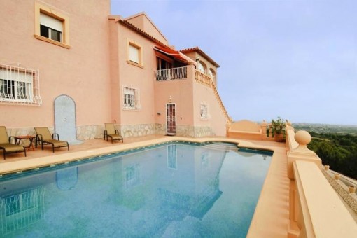 Villa La Sella Großzügiger Pool mit Weitblick