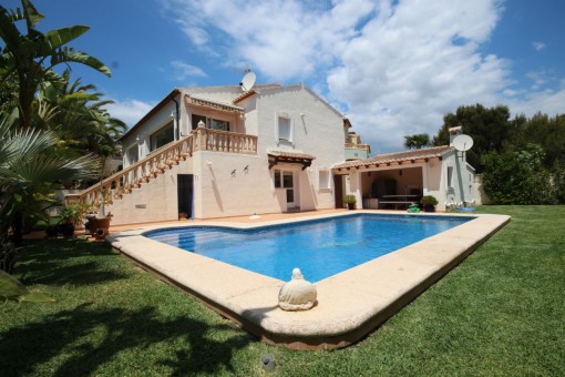 Charmante Villa mit Pool und separatem Appartement in Calpe, Alicante